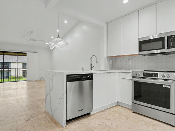 3939 NE 5th Avenue, Unit A201, Boca Raton, FL 33431