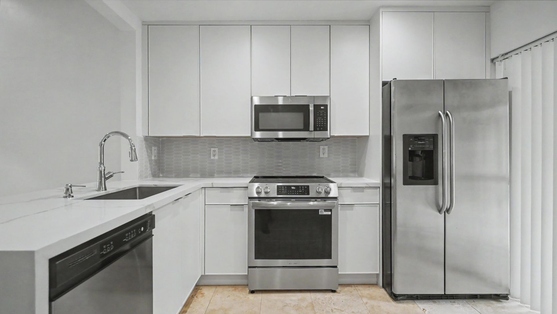 3939 NE 5th Avenue, Unit A201, Boca Raton, FL 33431 Photo