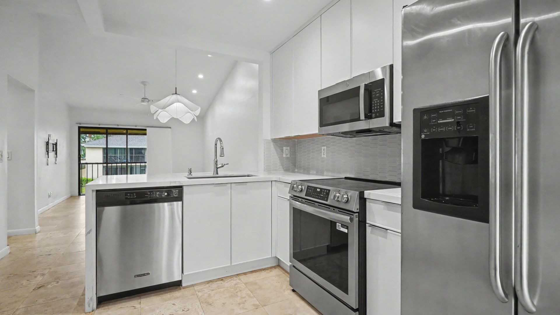 3939 NE 5th Avenue, Unit A201, Boca Raton, FL 33431 Photo