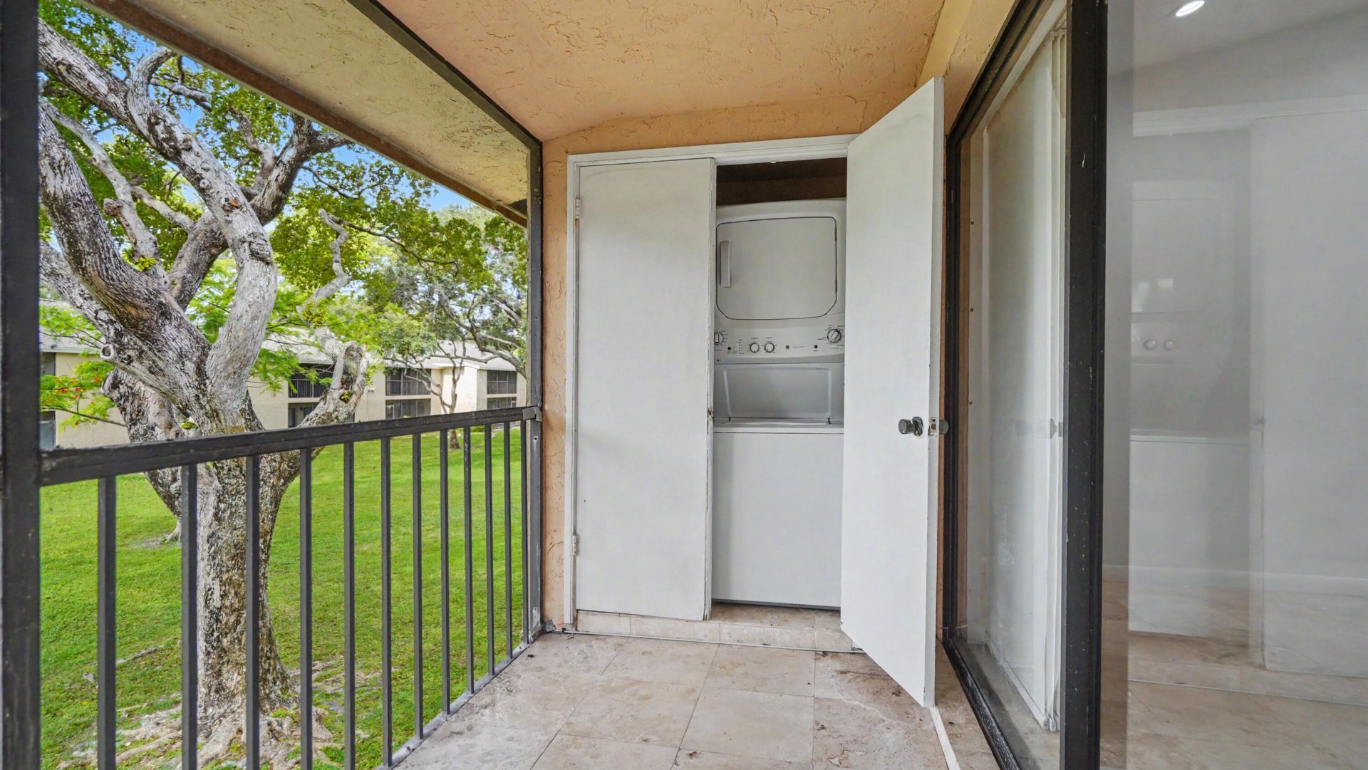 3939 NE 5th Avenue, Unit A201, Boca Raton, FL 33431 Photo