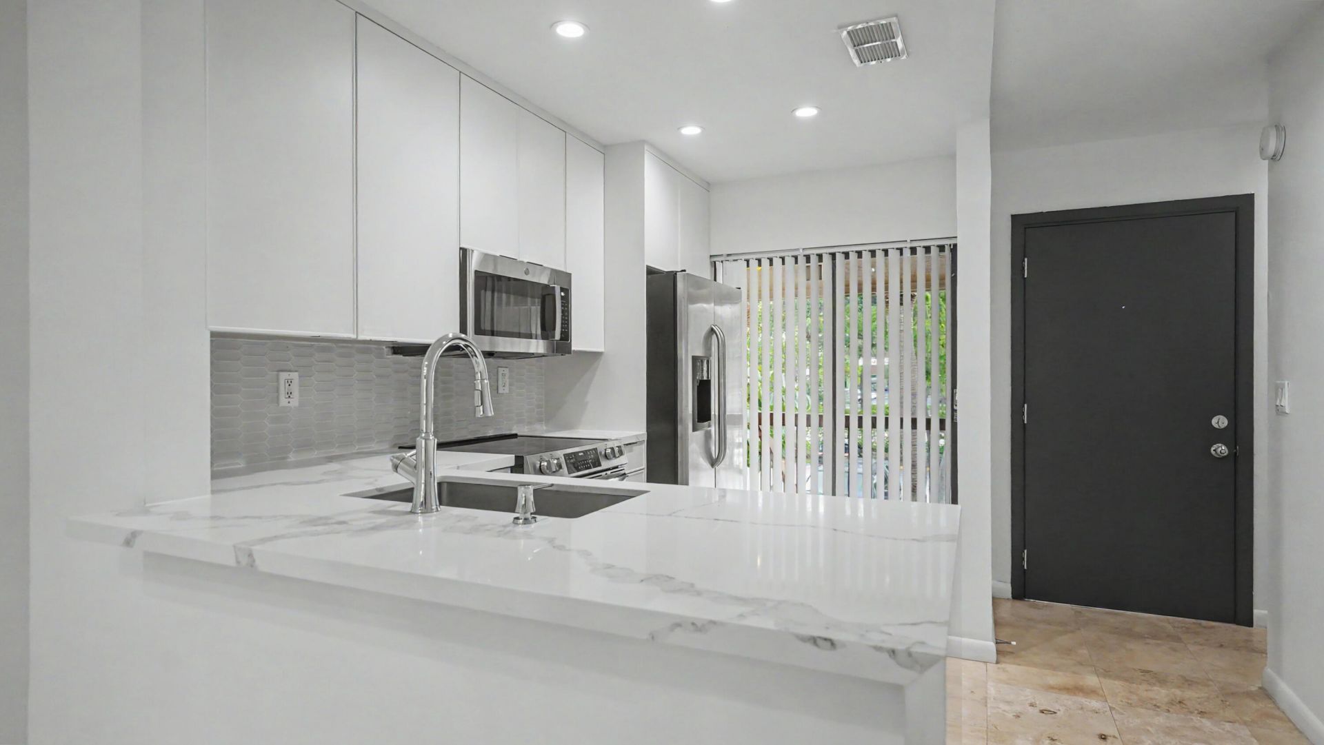 3939 NE 5th Avenue, Unit A201, Boca Raton, FL 33431 Photo