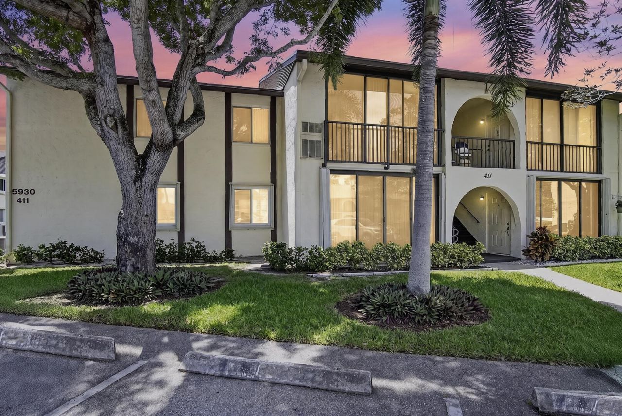 5930 Whispering Pine Way, Greenacres, FL 33463 Photo