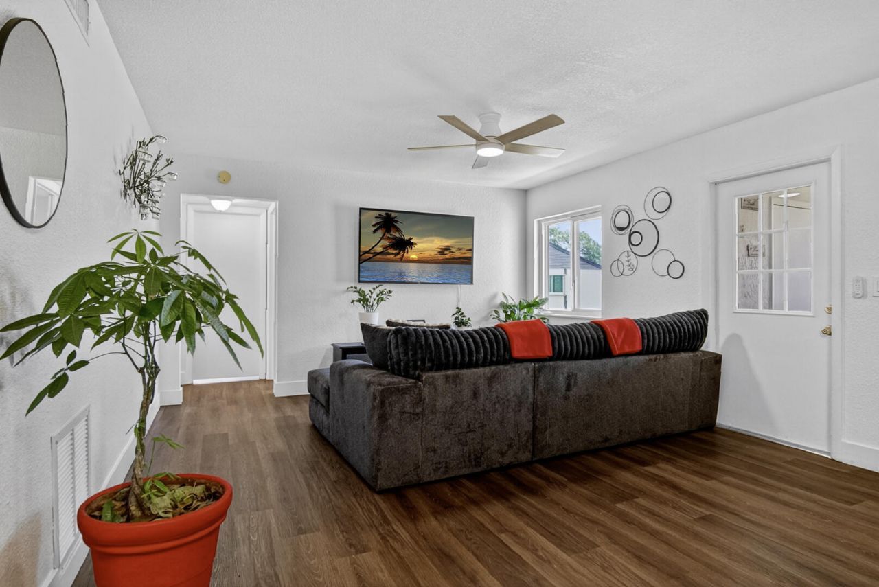 5930 Whispering Pine Way, Greenacres, FL 33463 Photo
