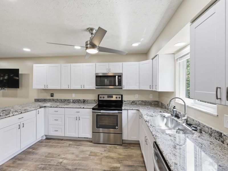 1442 Londondale Parkway, Unit 4-2, Newark, OH 43055 Photo 1