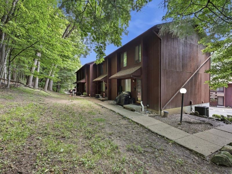 1442 Londondale Parkway, Unit 4-2, Newark, OH 43055 Photo 3