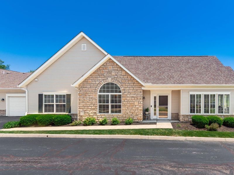 4876 Ashleigh Drive, Dublin, OH 43016 Photo 3