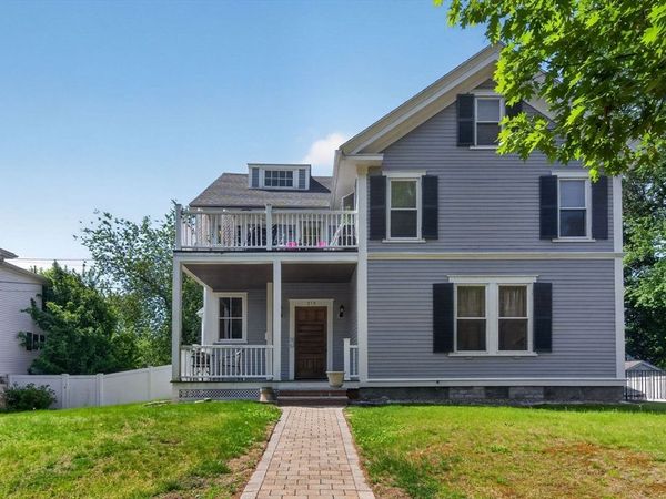219 Lynn Fells Pkwy, Unit 3, Melrose, MA 02176