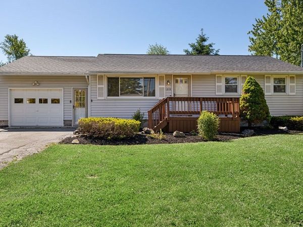 6098 Lakeshore Road, Cicero, NY 13039