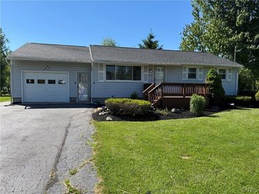 6098 Lakeshore Road , Cicero, NY 13039