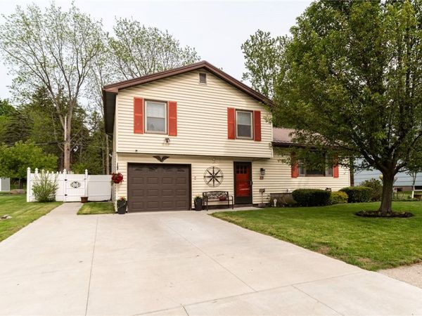 11 Gateway Drive , Batavia, NY 14020
