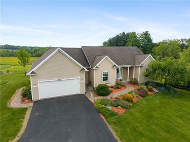 2992 Gildersleeve Road , Marion, NY 14505