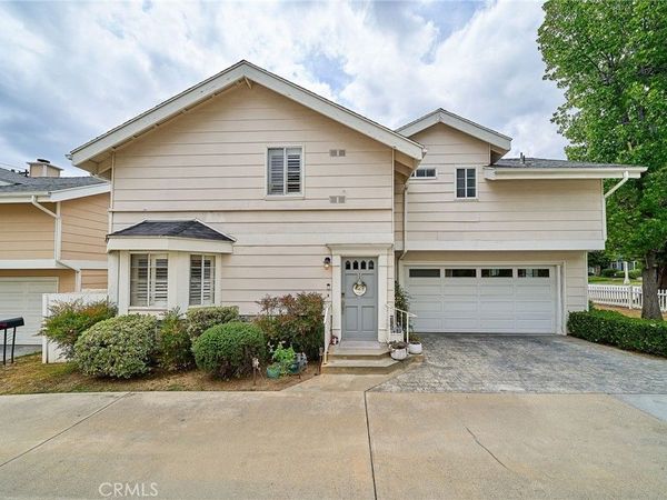 1960 E Villa , Pasadena, CA 91107