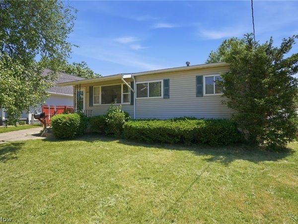 2967 Stockton Avenue , Akron, OH 44314