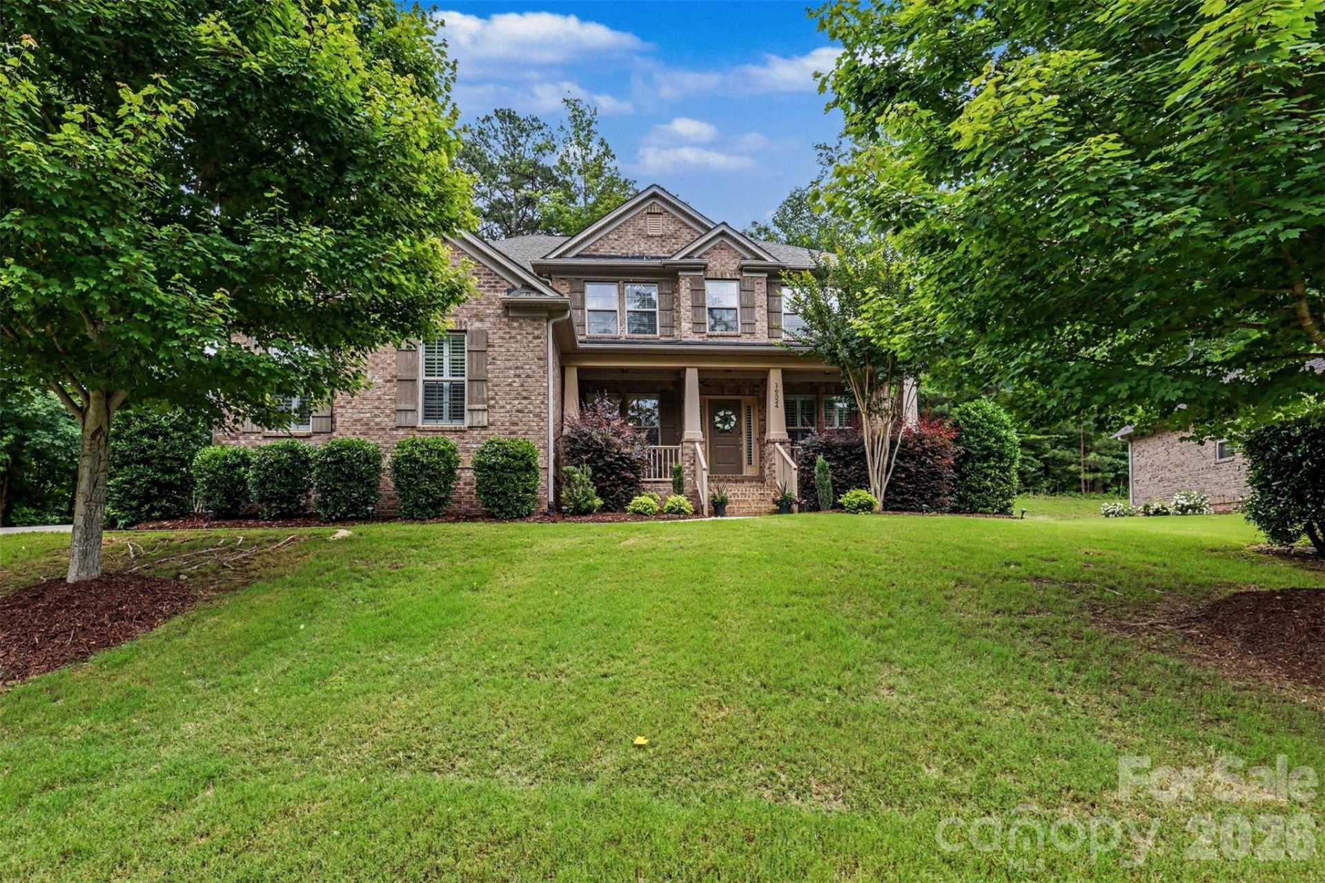 16524 Crosshaven Drive, Charlotte, NC 28278 Main Photo