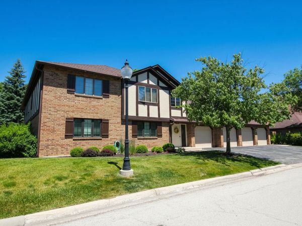 7762 W Arquilla Drive, Unit 2B, Palos Heights, IL 60463
