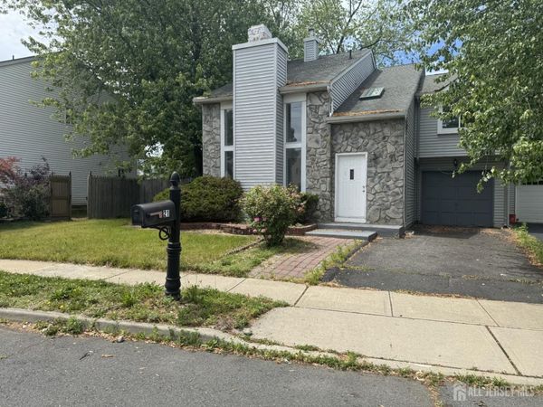 21 Jeffrey Circle , Dayton, NJ 08810