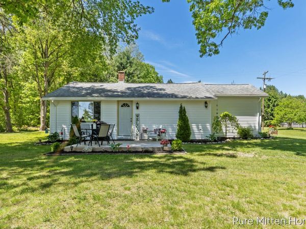 5234 S Johnson Road, Greenville, MI 48838
