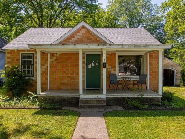 831 Center, Conway, AR 72034