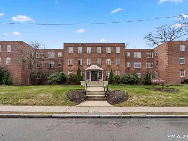 869 Farmington, Unit 205, West Hartford, CT 06119
