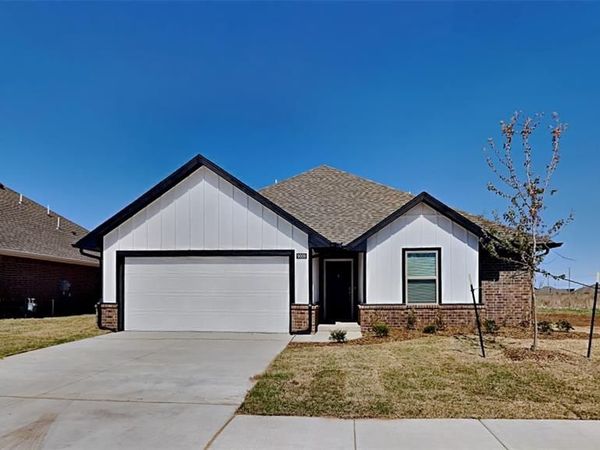 9005 NW 127th Terrace, Yukon, OK 73099