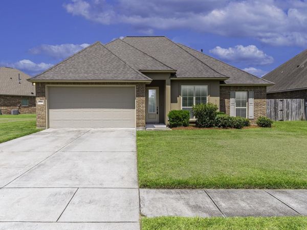17544 Soaring Flight Dr, Prairieville, LA 70769