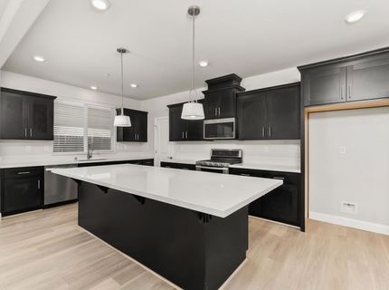 8032 Challis Cir, Roseville, CA 95747 Photo