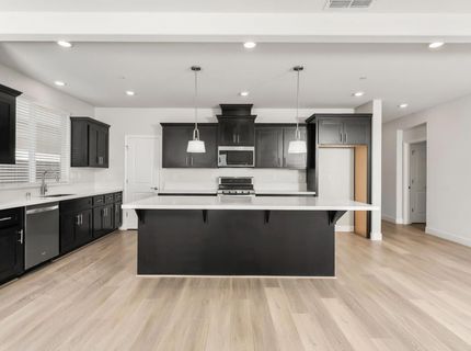 8032 Challis Cir, Roseville, CA 95747 Photo