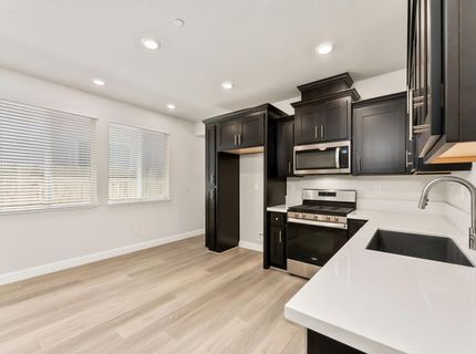 8032 Challis Cir, Roseville, CA 95747 Photo
