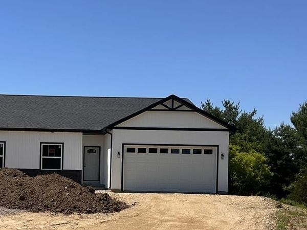 400 Mine Road, Baraboo, WI 53913