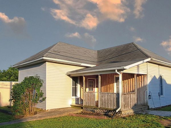 108 E Jackson Street , Stockton, MO 65785