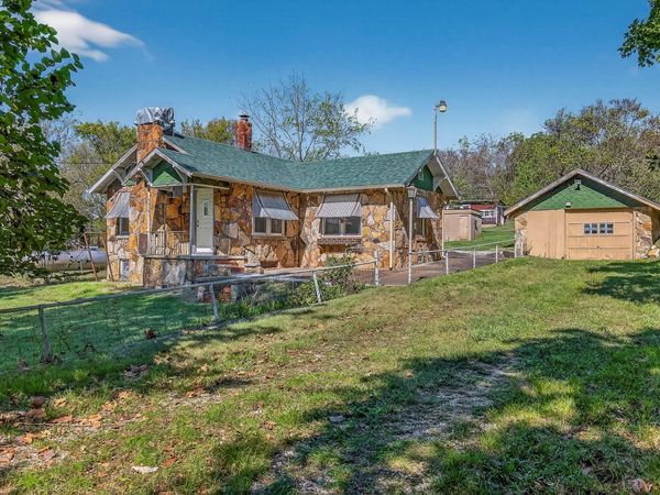 2463 W Farm Rd 76 , Springfield, MO 65803