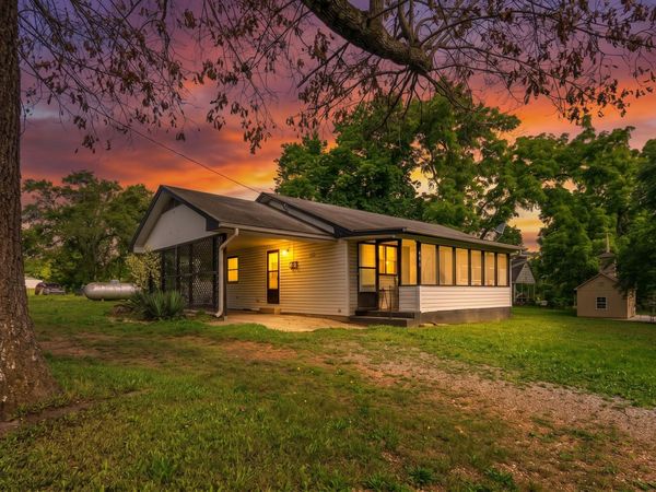 301 Hall Street , Alton, MO 65606