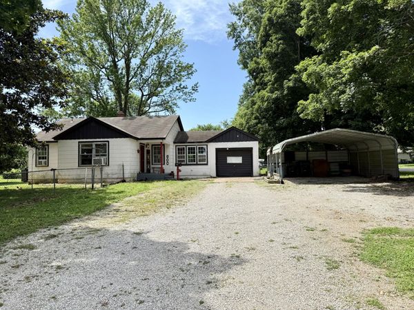 600 E Pearl Street, Aurora, MO 65605