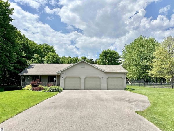 9644 Bobbys Trail, Traverse City, MI 49684