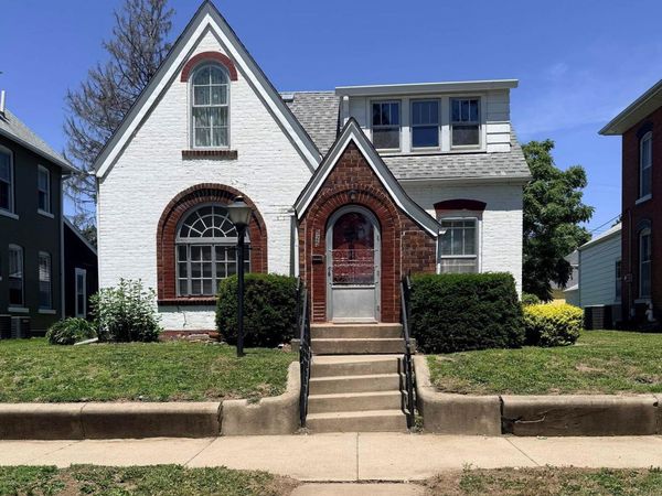525 Avenue F, Fort Madison, IA 52627