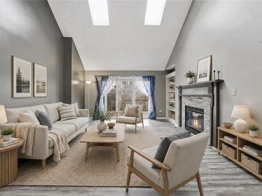 212 E Hansen Court, Independence, MO 64055