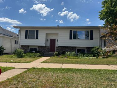 723 E Broadway Street , Winona, MN 55987