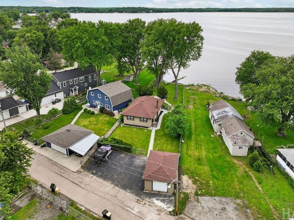 39225 N Shore Avenue , Antioch, IL 60002