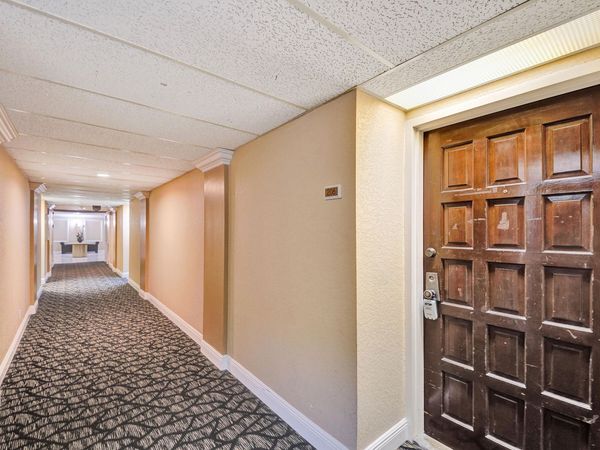 3800 N Hills Drive, Unit 208, Hollywood, FL 33021