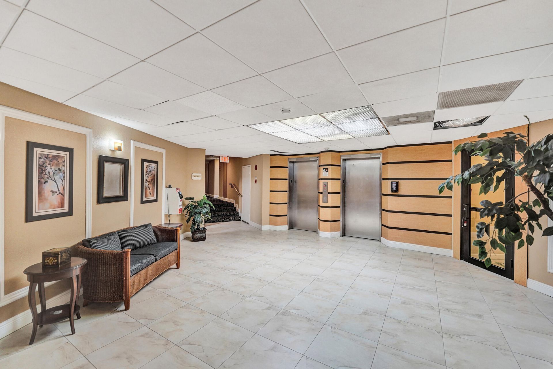3800 N Hills Drive, Unit 208, Hollywood, FL 33021 Photo
