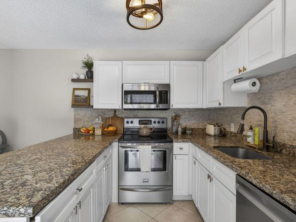 121 1st Terrace, Palm Beach Gardens, FL 33418