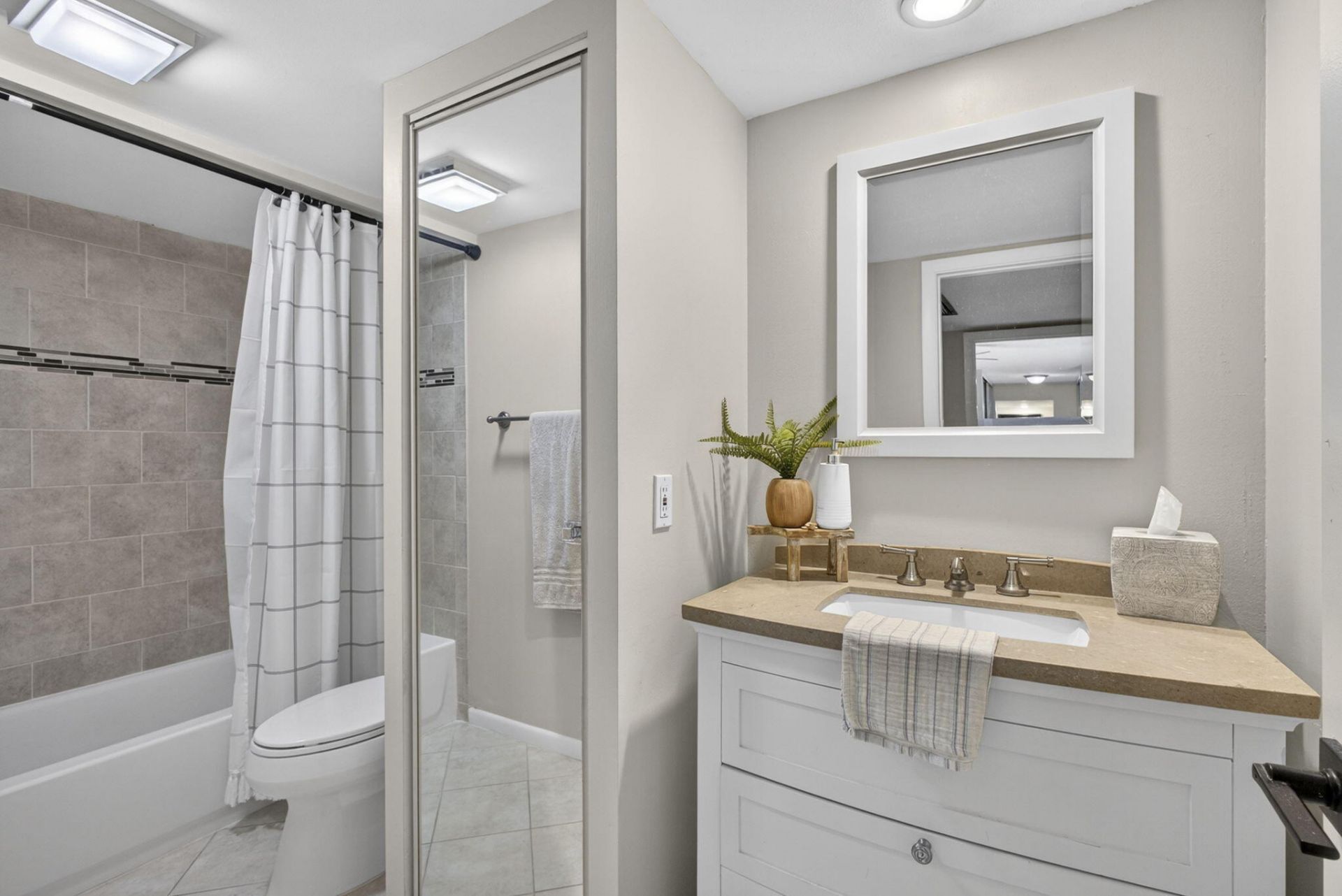 121 1st Terrace, Palm Beach Gardens, FL 33418 Photo