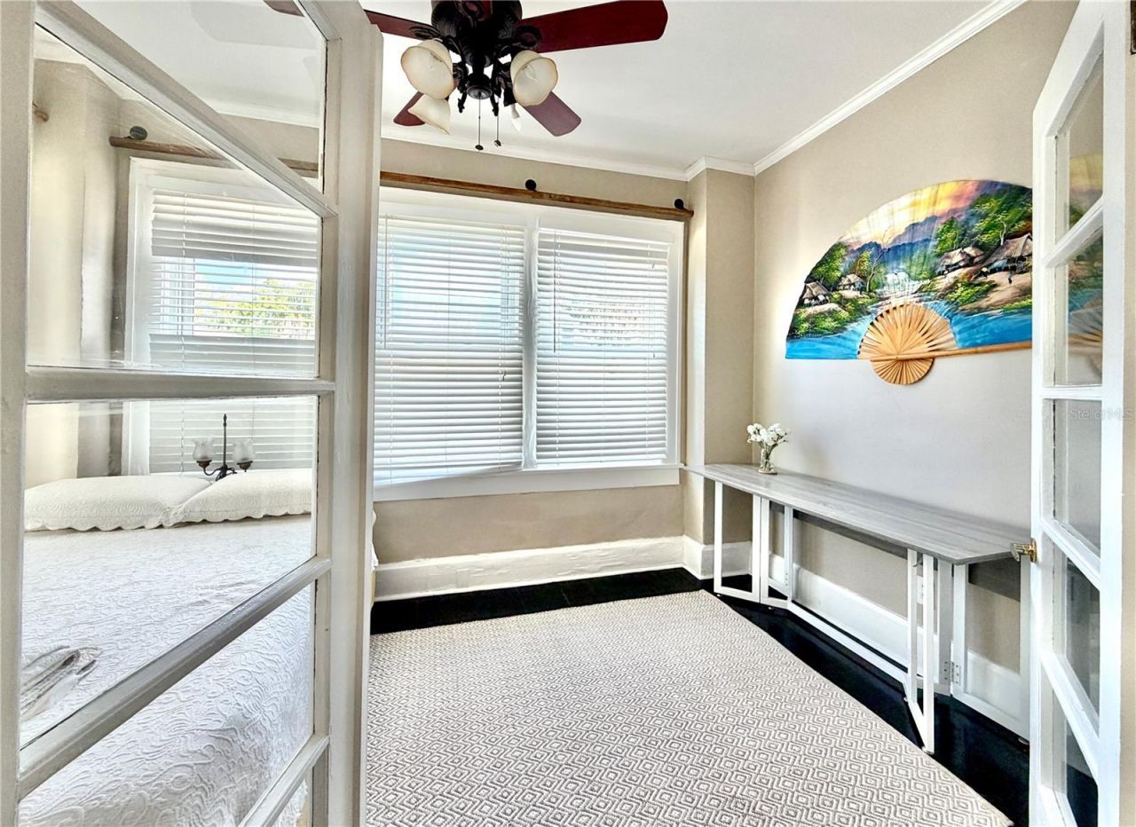 2014 Jackson Street N, Unit 2, Saint Petersburg, FL 33704 Photo