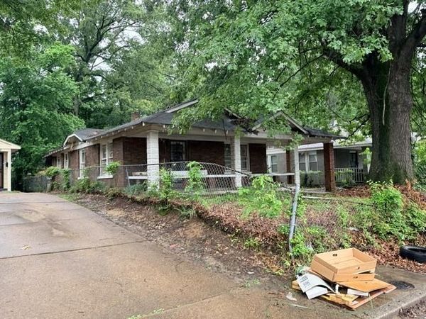 3233 CARNES AVE, Memphis, TN 38111