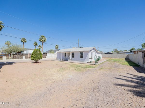 2830 E SHERIDAN Street, Phoenix, AZ 85008
