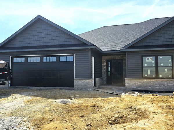 239 Gavin Circle, Peosta, IA 52068