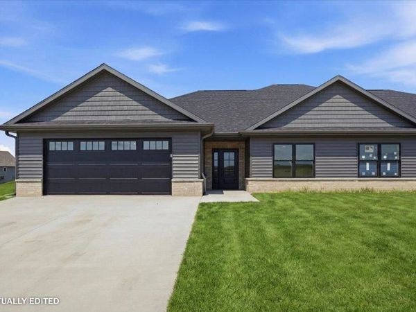 239 Gavin Circle, Peosta, IA 52068