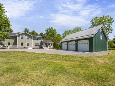 4581 Holley Byron Road , Holley, NY 14470
