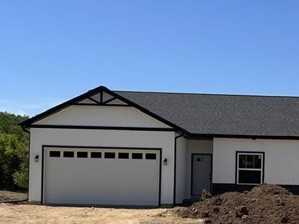 402 Mine Road, Baraboo, WI 53913