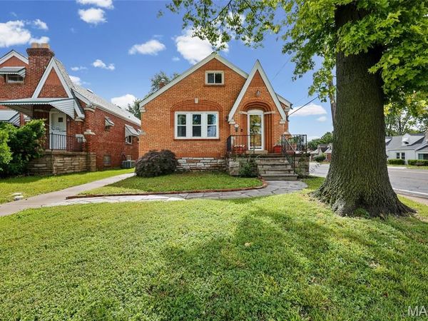 9058 Rosemary Avenue, St Louis, MO 63123